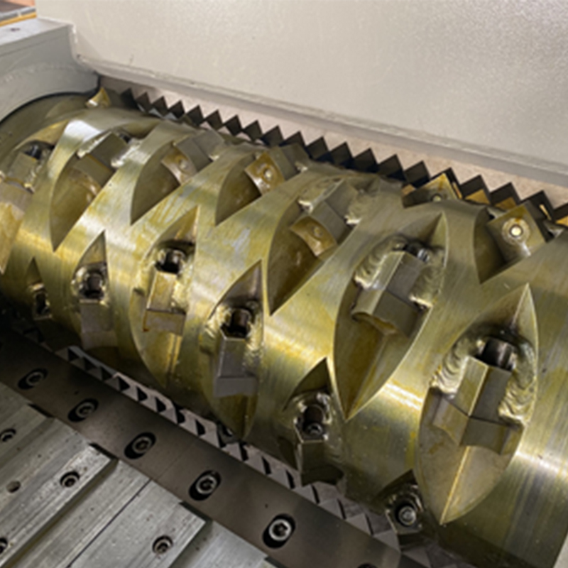 Single Shaft Shredder Maintenance and Knife Clearance Check